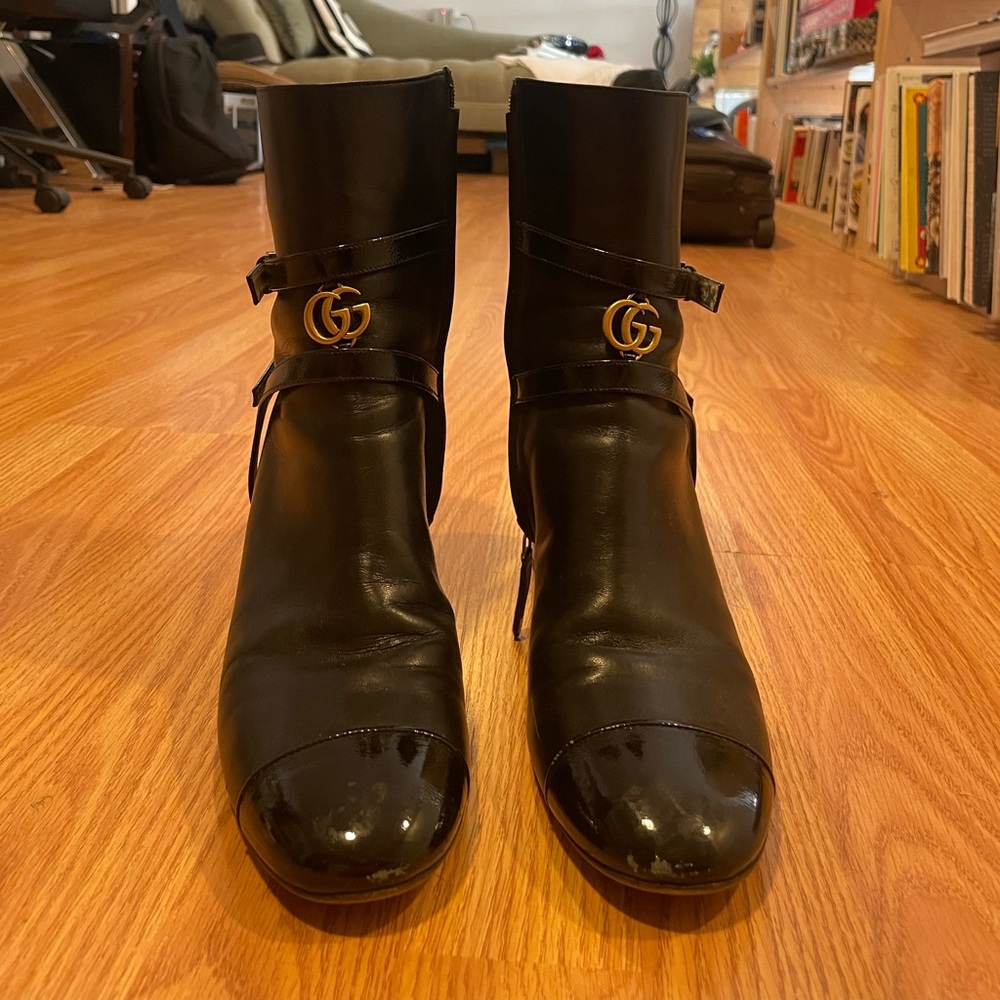 gorgeous mid ankle gucci boots